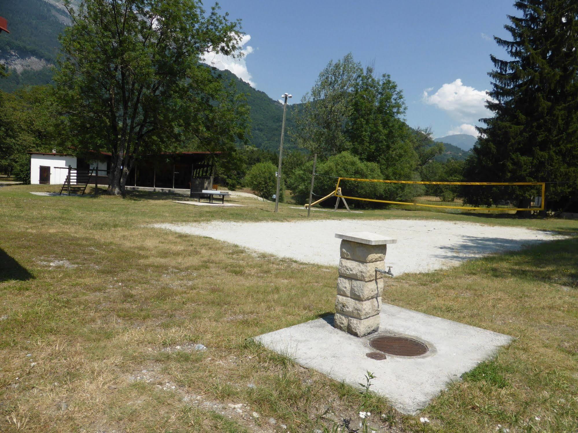 Camping L'Ecureuil - Mont-Blanc Village Domancy Екстериор снимка
